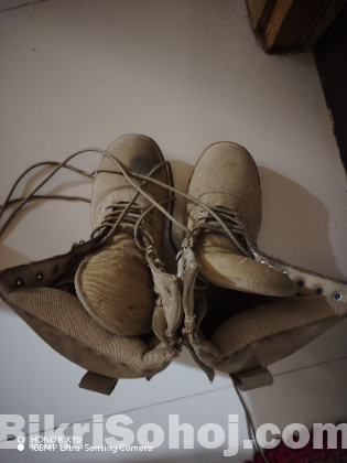 Military boot for bike riding